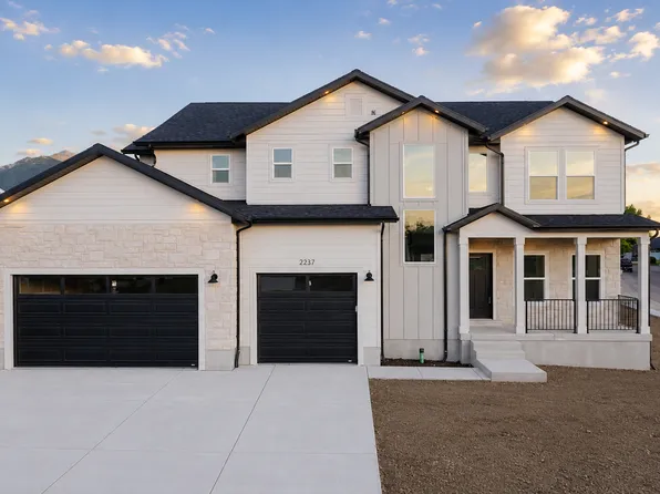 2237 E Parkside Cir S, South Ogden, UT 84403