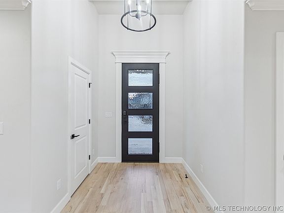 3rd image of 205 W 164th Pl S