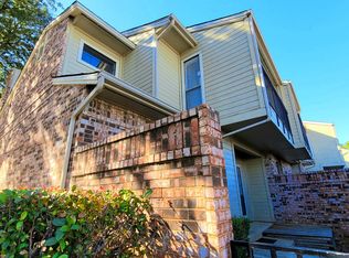 301 Oakbrook Dr, Lewisville, TX 75057