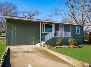1126 S 2nd St, Stilwell, OK 74960