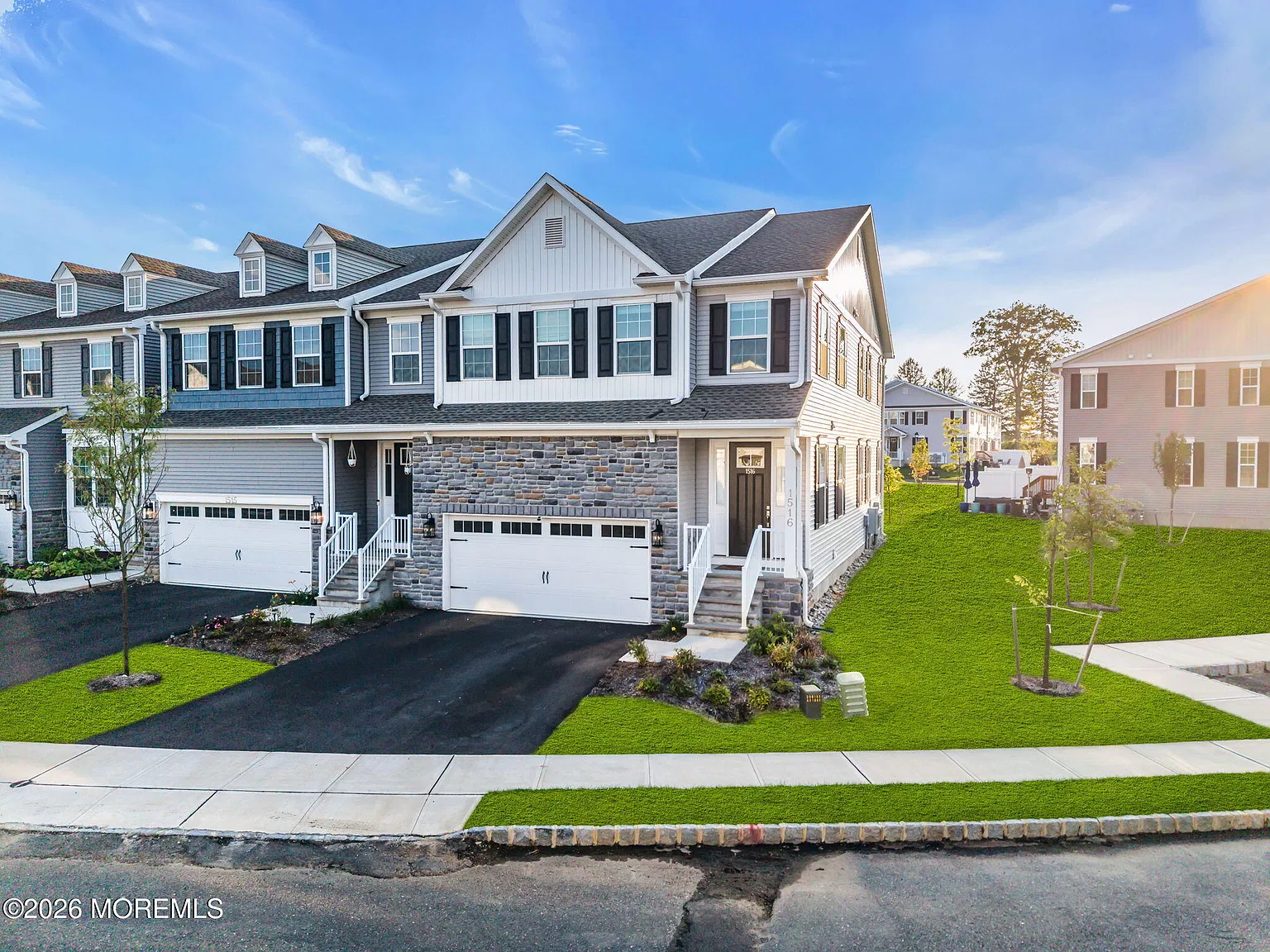 3 bed, 3.5 bath, 2399 sqft, $5,500 — Photo 2