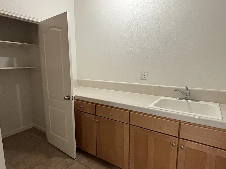 2405 El Vaquero Dr — Photo 24
