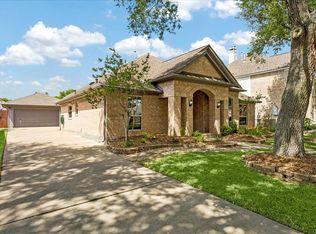 2110 Barrington Pointe Dr, League City, TX 77573