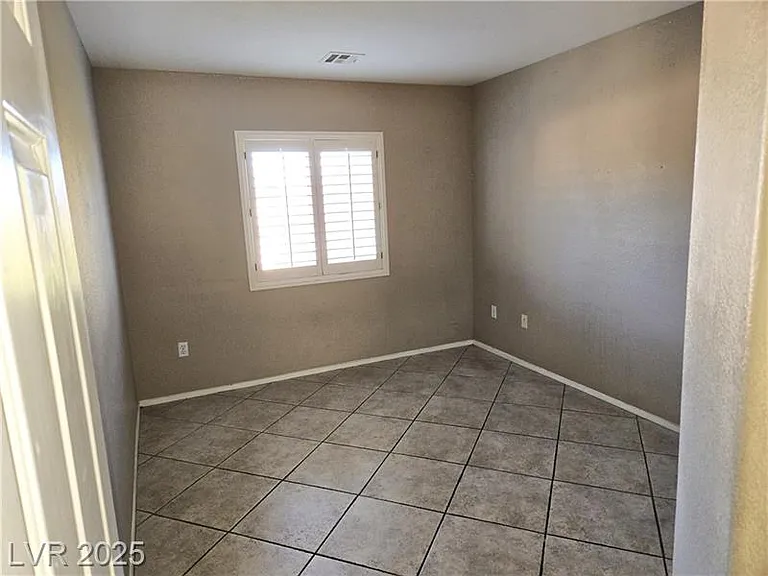 11008 Linden Leaf Ave — Photo 12