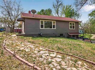 935 NW Menninger Rd, Topeka, KS 66618