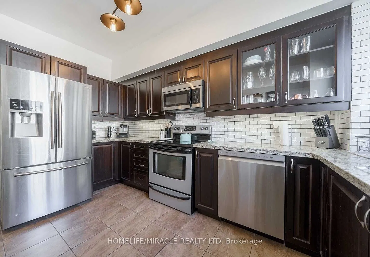 2 bed, $3,000 — Photo 4