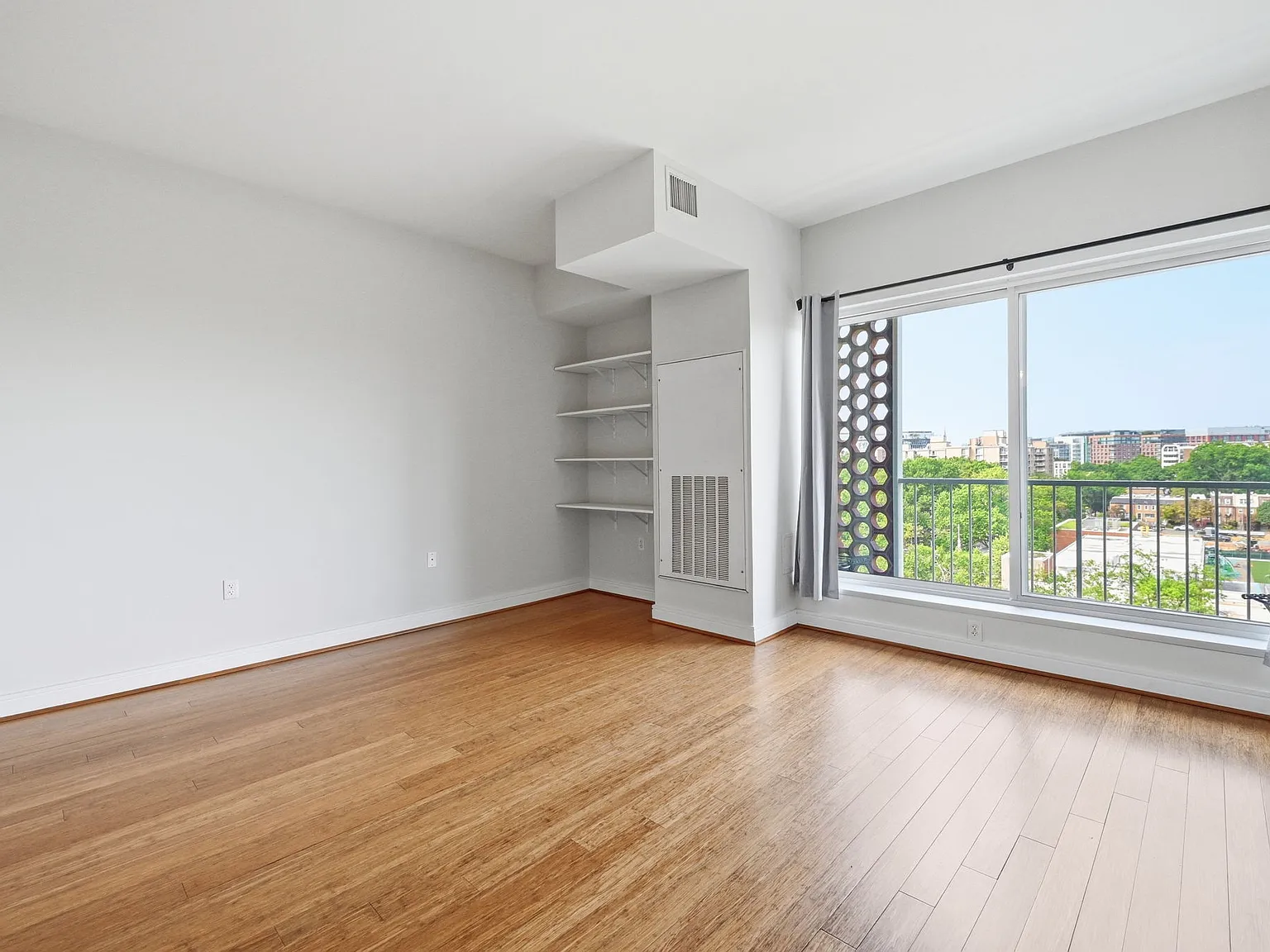 2 bed, 952 sqft, $2,800 — Photo 4