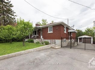 1347 Dorchester Ave #A, Ottawa, ON K1Z 8E8