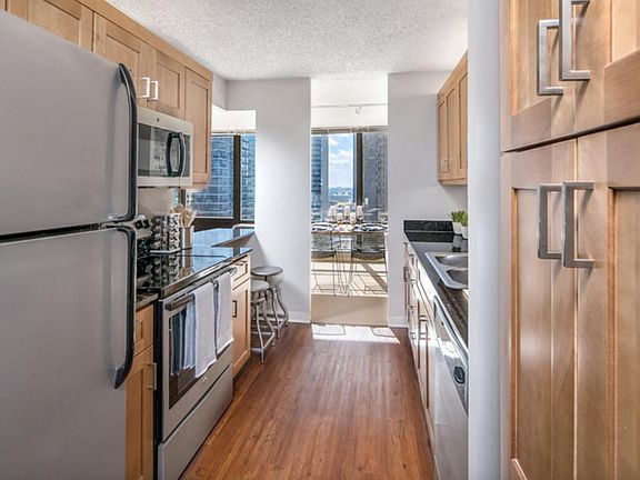 2nd image of 235 E Wacker Dr #4711