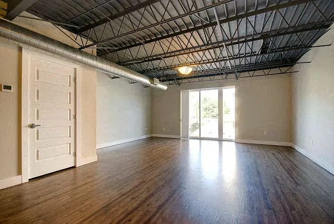 The Lux — Photo 3