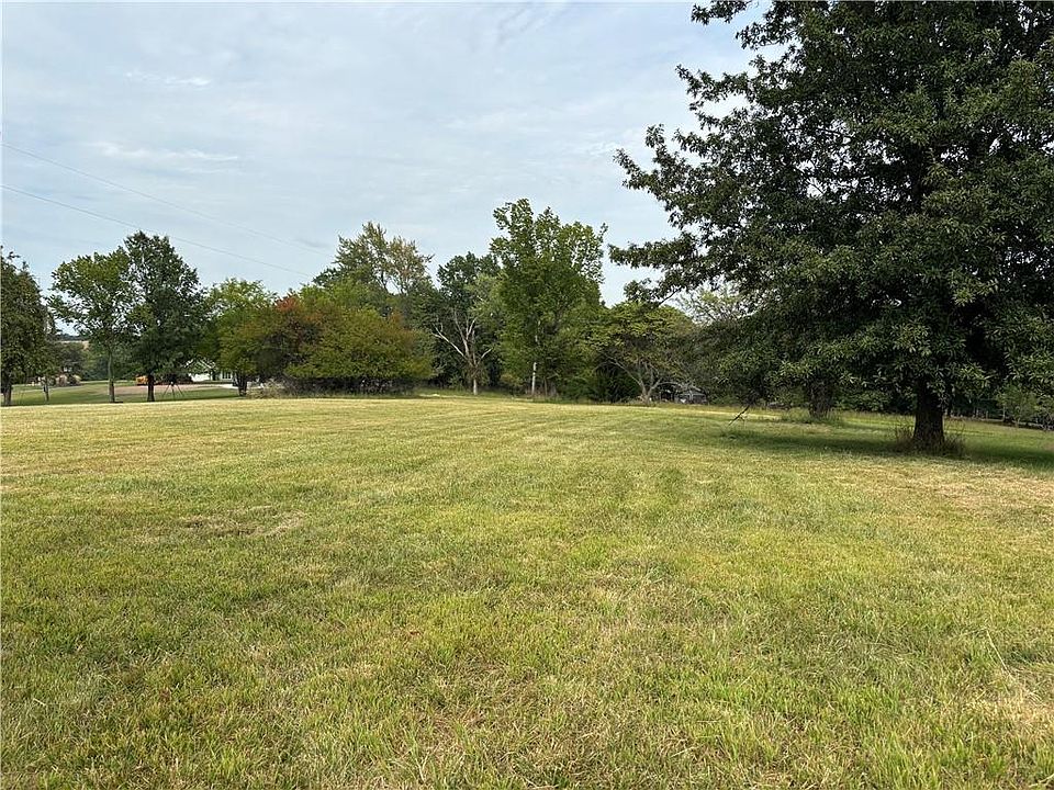 2nd image of 2058 Blue Gill Dr