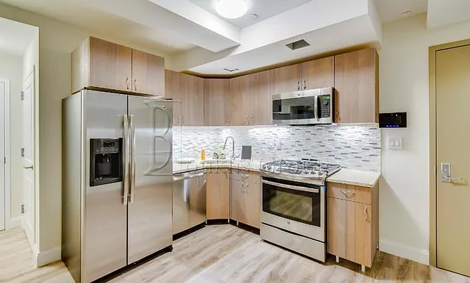 Rented by Bouklis Group | media 19