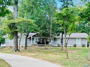 1039 Snodgrass Rd, Scottsboro, AL 35769