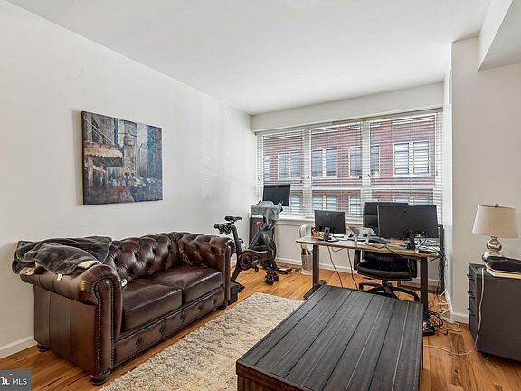 3rd image of 1425 Locust St Unit 4E