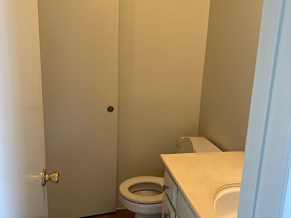 5th image of 602 Pier Ave #2