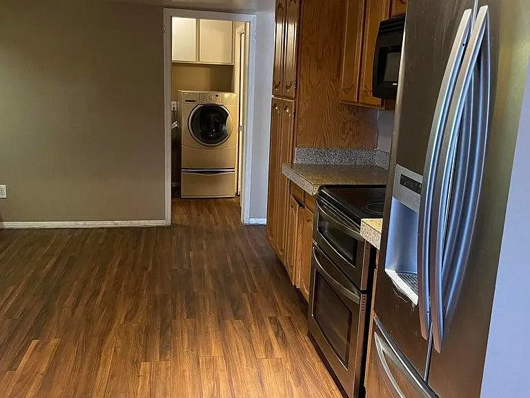 1600 E Laguna Dr — Photo 12