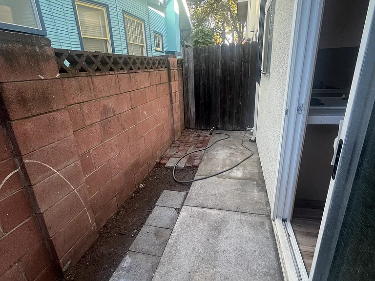 2324 V St — Photo 6