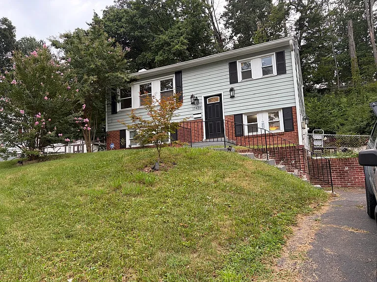 13430 Pinetree Dr — Photo 2