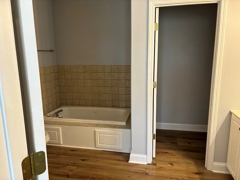 1406 Windcrest Ct — Photo 10