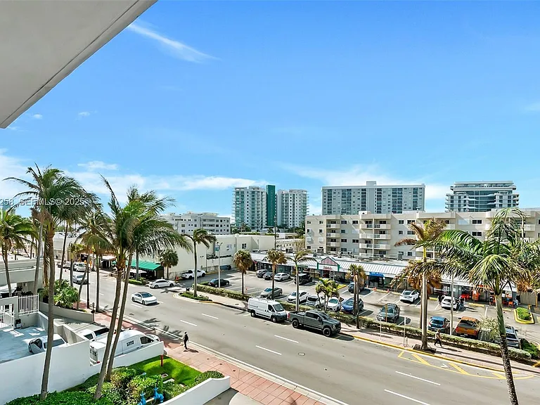 6799 Collins Ave #312 — Photo 18