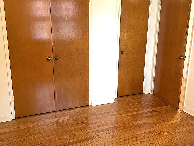 Virginia Apartments — Photo 5