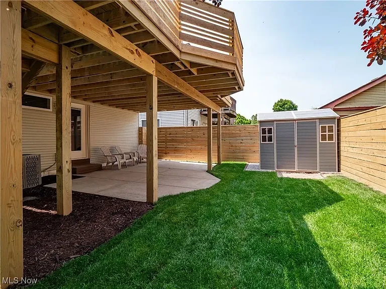 2295 Thurman Ave — Photo 32