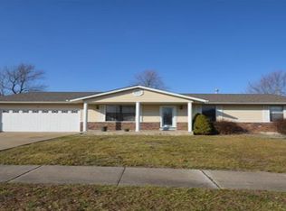 411 Ann Dr, Wentzville, MO