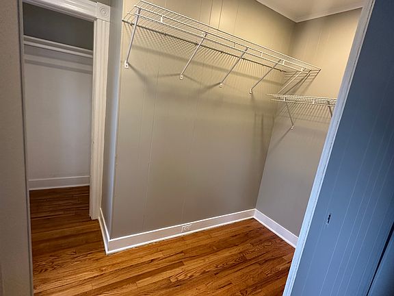 2nd image of 176 Everett St APT 2