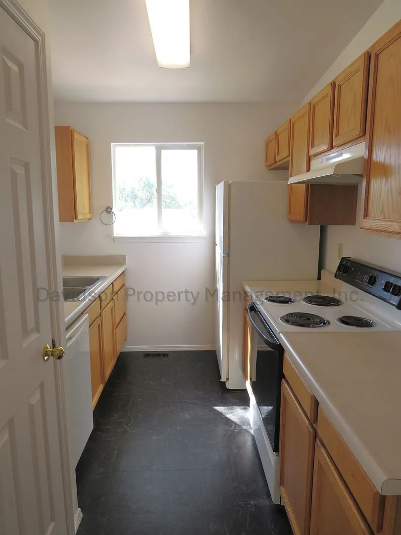 Cozy 3 Bedroom Unit in Old Colorado City — Photo 4