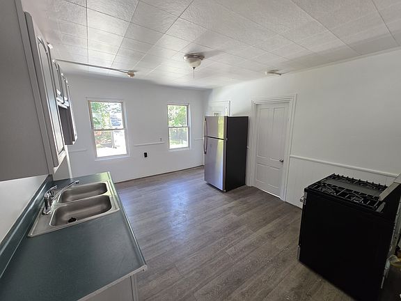 4th image of 133 Church St APT 2R