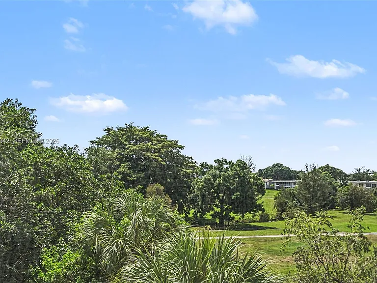 3250 N Palm Aire Dr #406 — Photo 26