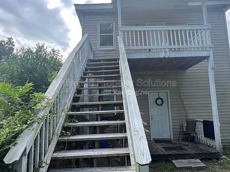 214 S 13th St #B — Photo 3