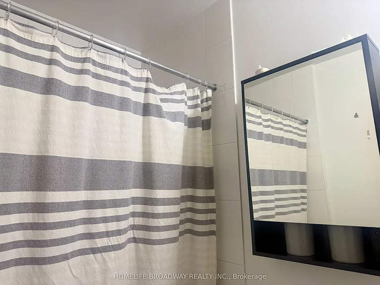 33 Charles St E #4406 — Photo 14