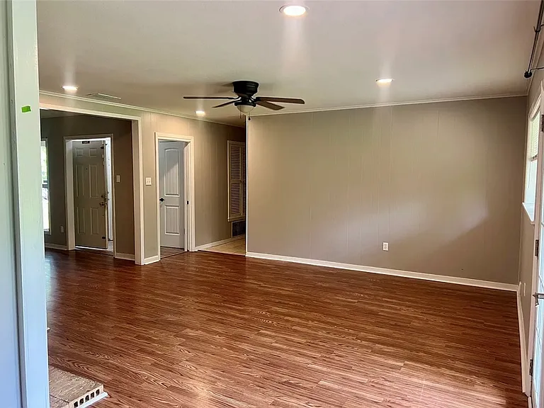 407 Fairway Dr — Photo 6