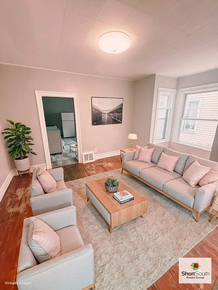 2 bed, 1.0 bath, 1100 sqft, $1,150 — Photo 1