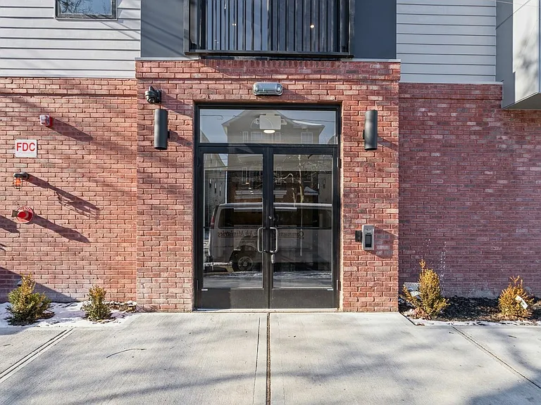 201-205 Randolph Ave #105 — Photo 37