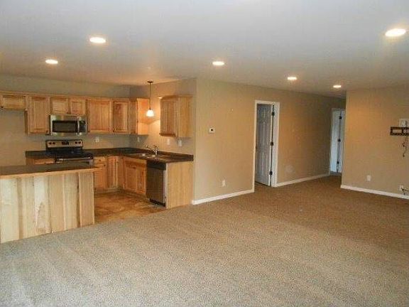 Open Living/Kitchen Layou