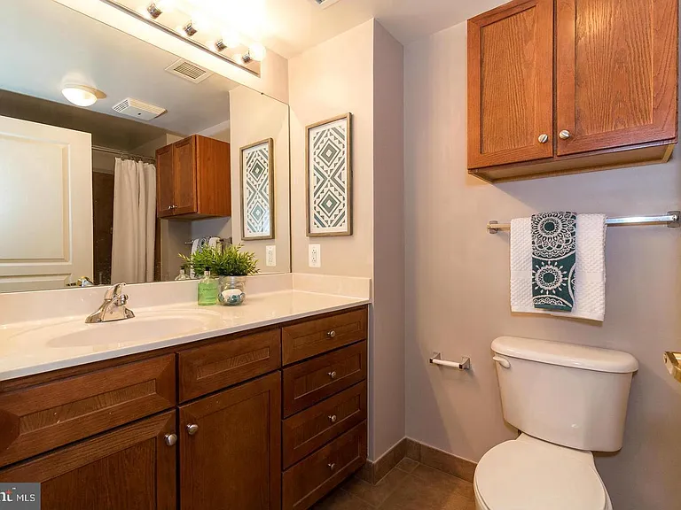 616 E St NW #246 — Photo 17