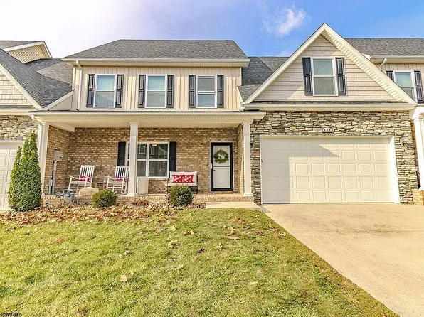 212 Red Oak Ln #212, Morgantown, WV 26501