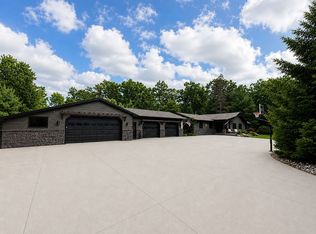 112 Acorn Ln, Houghton Lake, MI 48629