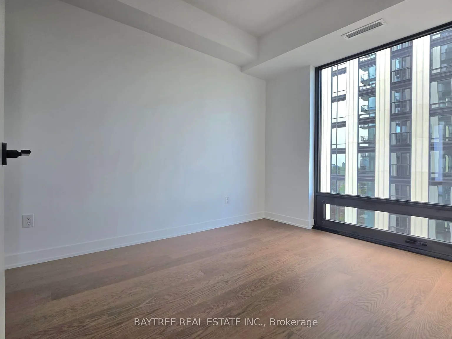 South Forest Hill Residences-East Tower — Photo 3