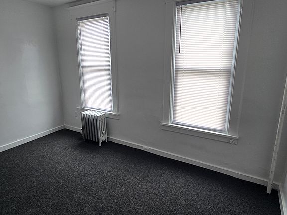 5th image of 307 W Clay Ave