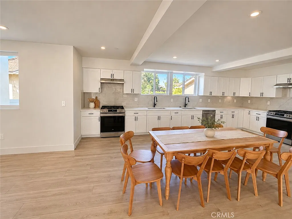 15 bed, 15.0 bath, 4721 sqft, $15,750 — Photo 4