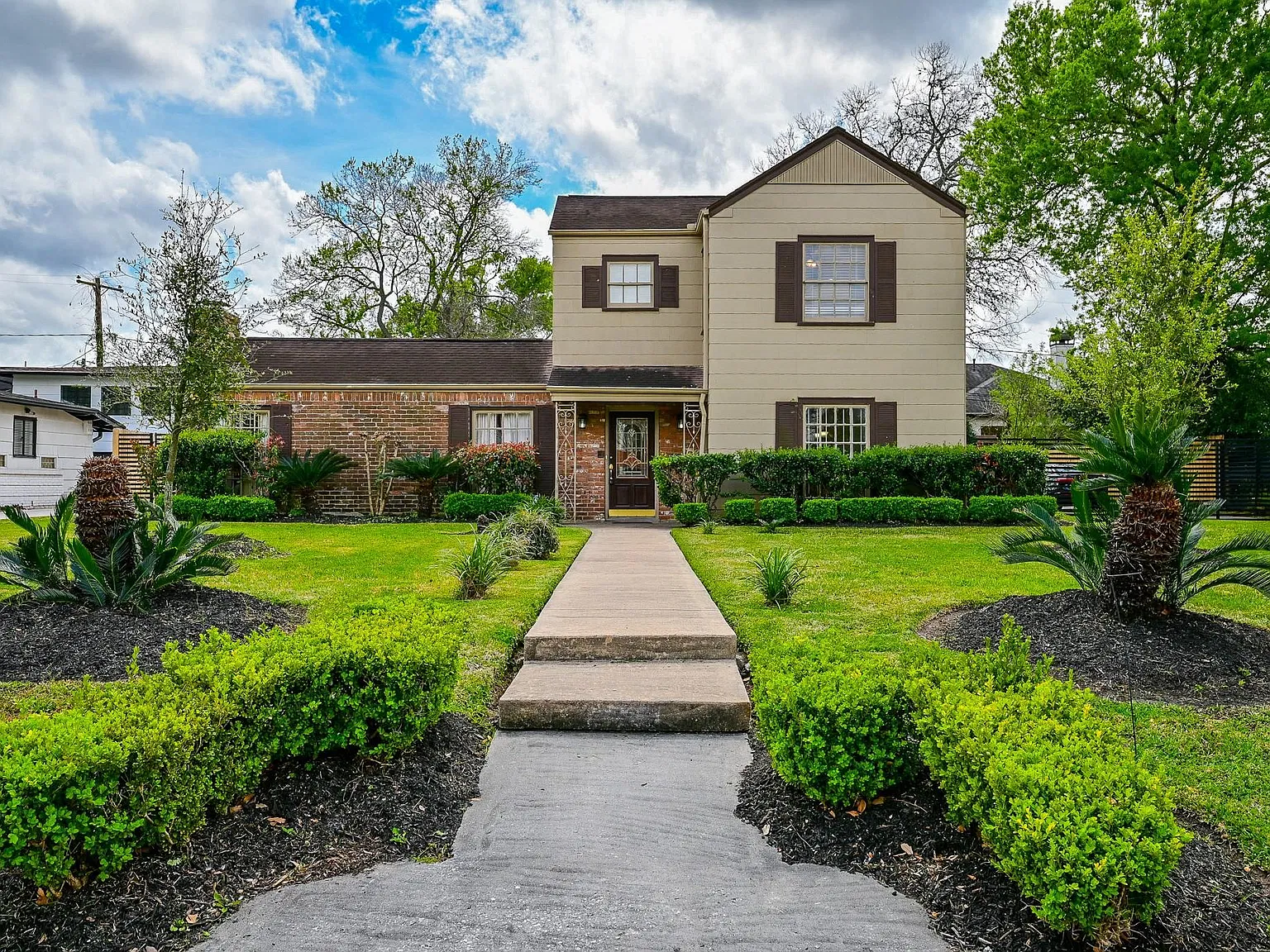 5 bed, 3.5 bath, 3018 sqft, $2,900 — Photo 1