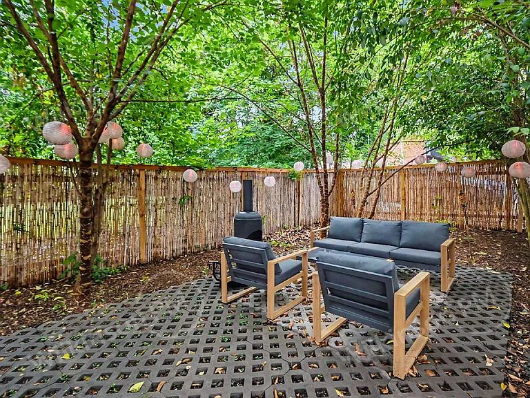 221 Gardner Ave — Photo 45