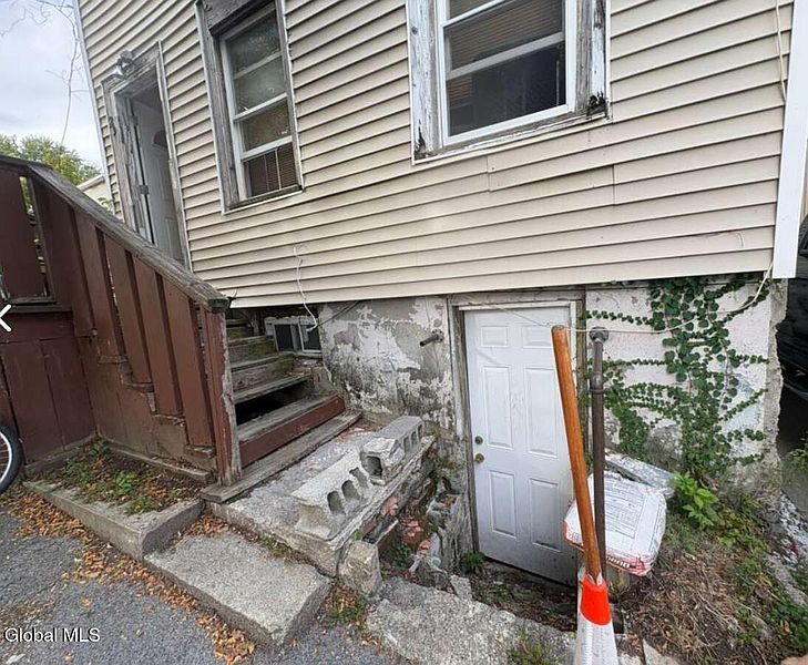4th image of 29 Emmett Street