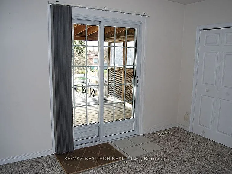9 Stanwell Dr — Photo 12