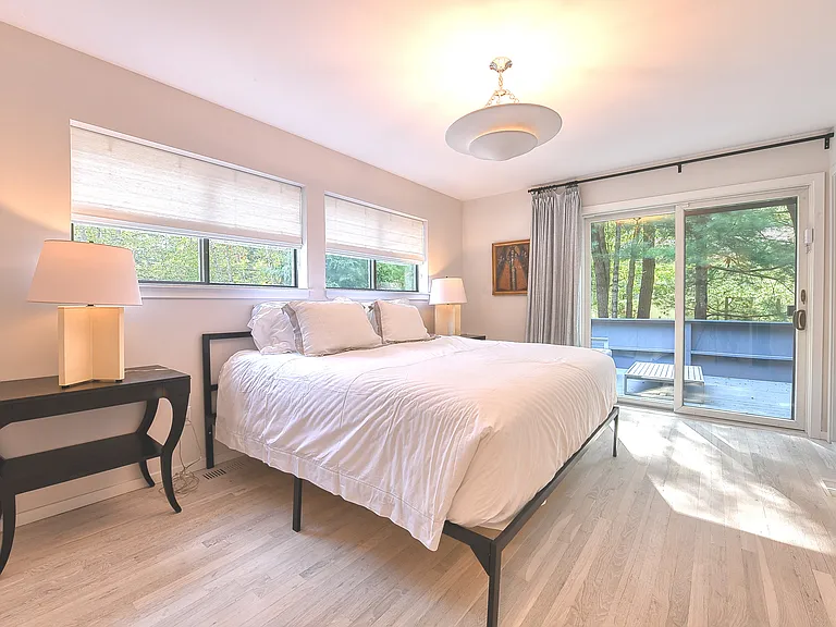 23 Wooded Oak Ln — Photo 13