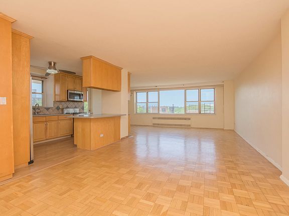2nd image of 2601 Henry Hudson Pkwy W #8DE