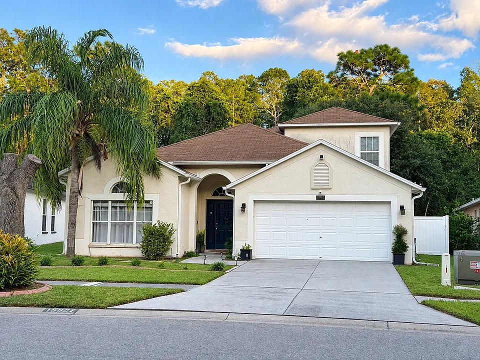 15927 Leatherleaf Ln